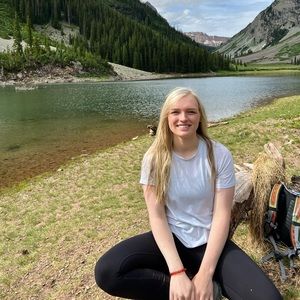 Meet your Posher, Alyssa